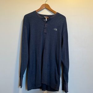 North Face Men’s thermal 3 button long sleeved shirt…size Lg